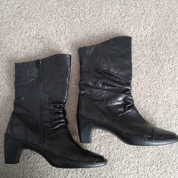 Women's Black Leather Boots - Picture 2 of 8